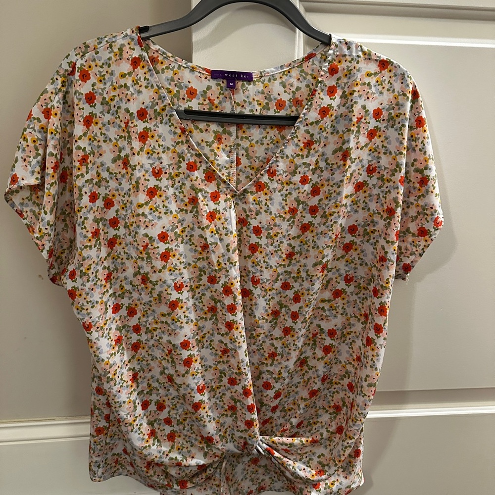 BEACON
Allura Knot Detail Blouse